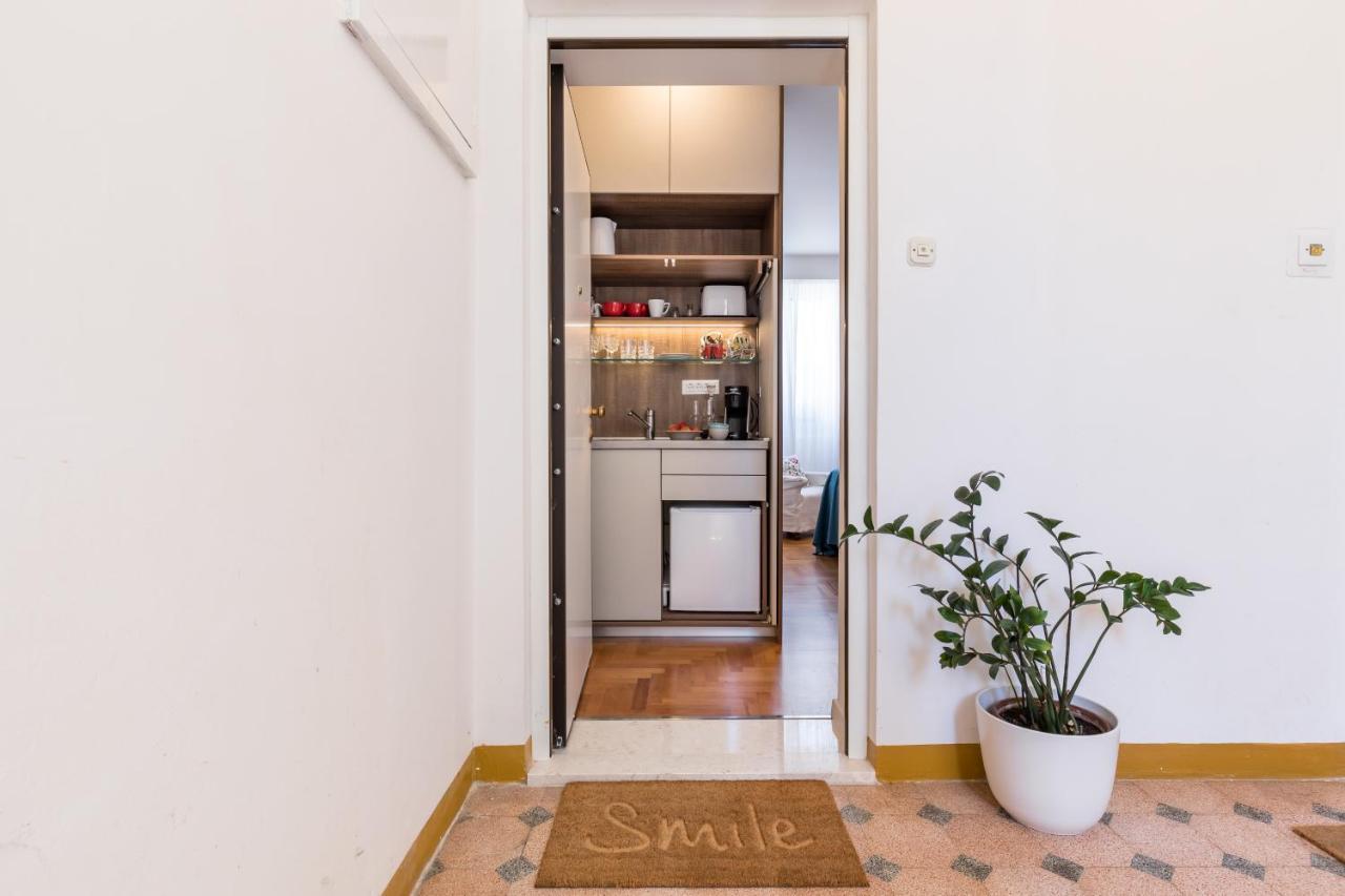 Promenade Room Split **** Bagian luar foto